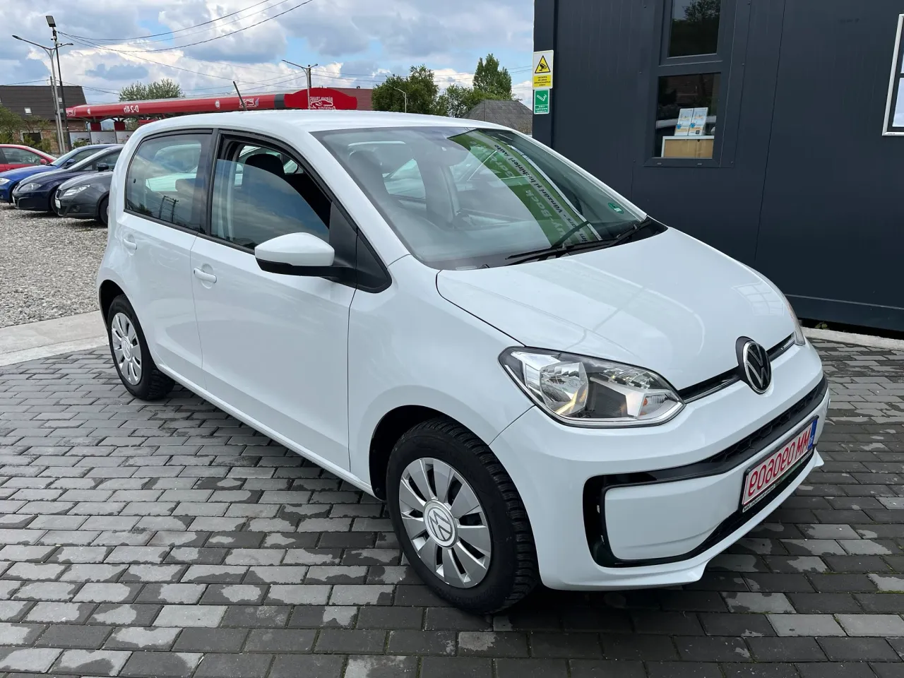 Volkswagen UP 1.0 Benzină, 65 CP for rent